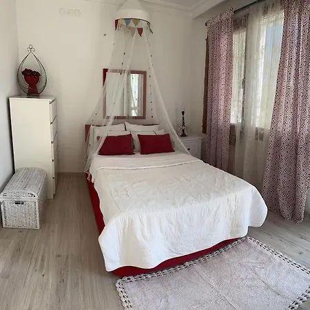 펜션 Villa Kusadasi *